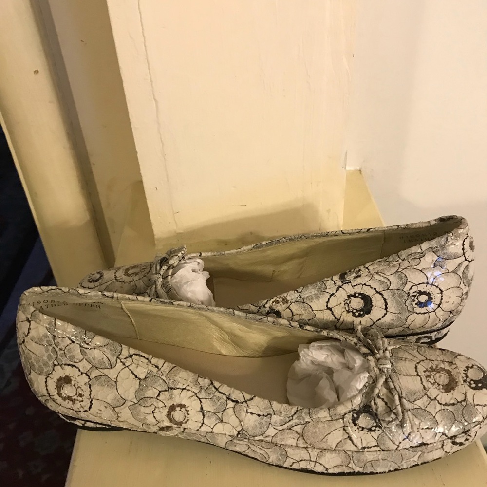 Shoes - Picture 6 of 6